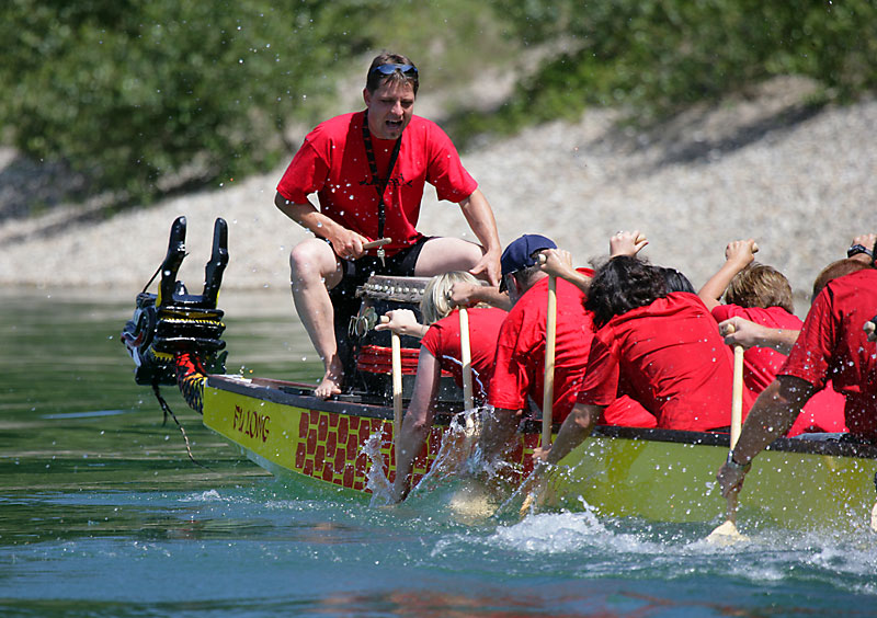 Drachenboot-Team der DJK-WSG auf dem Wasser