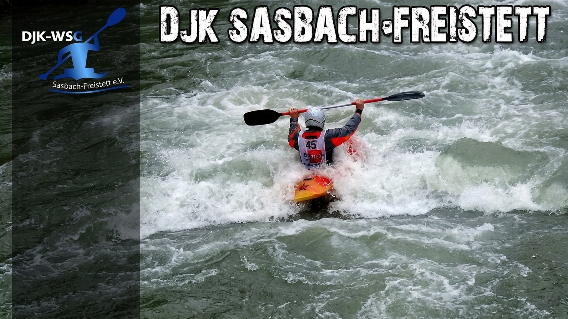 Kajakfahrer im Wildwasser